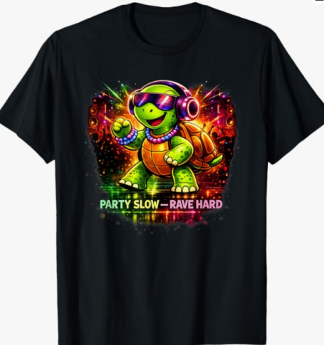 DJFiddle89による、男女兼用の面白くてかわいいテクノ・タートルデザインギフト Funny Party Turtle テクノフェスティバル キャッチフレーズ入りデザインTシャツ